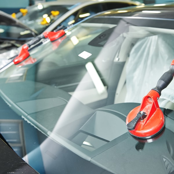 What auto glass company to contact when windshield is shattered 