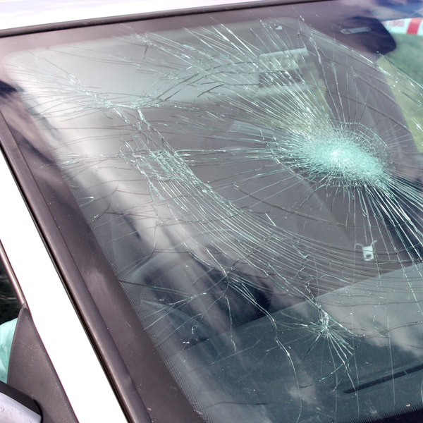 what auto glass replacement company to contact and what is the price cost to fix broken windshield  in Ocean City Florida